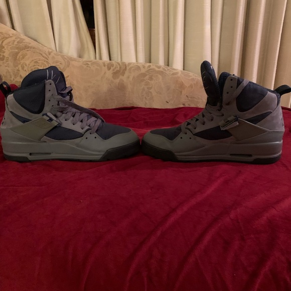 Men’s Jordan Retro 4 high top athletic shoes. Size 13 - Picture 8 of 8